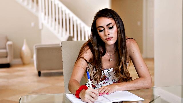 Diary Dreams For A Tiny Teen