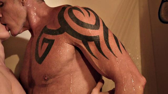 Muscled and inked gaydaddy assbanged by studs cock