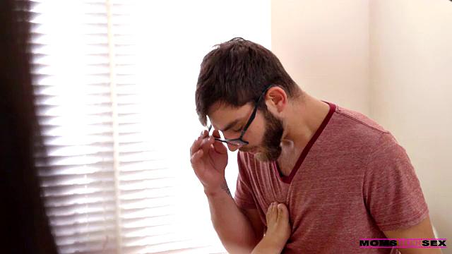 мамка любит тройничок на день матери - цветы подождут