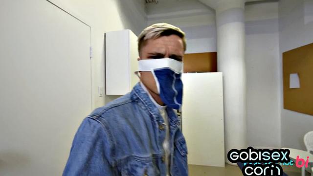 Nasty blonde pussylicked in 3some