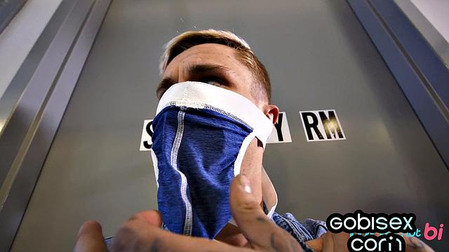 Nasty blonde pussylicked in 3some