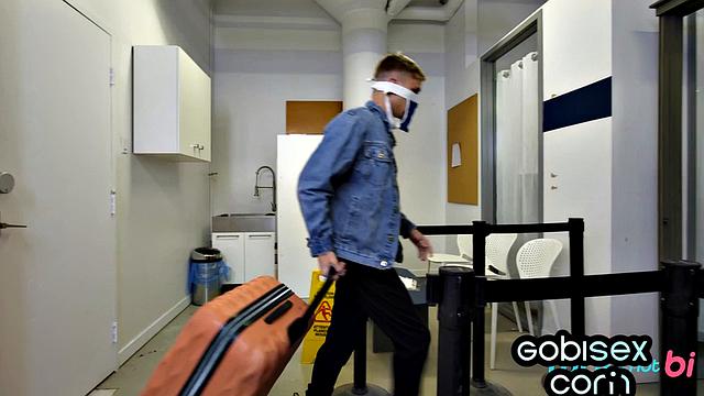 Nasty blonde pussylicked in 3some