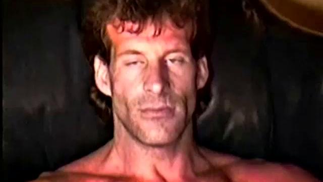 We've all met guys like this. Darryl will be the first to tell you how handsome, wonderful and special he is. It goes on and on, ad nauseam. He hangs out with the popular queens, who bow at his feet and make sure he's got everything he wants.