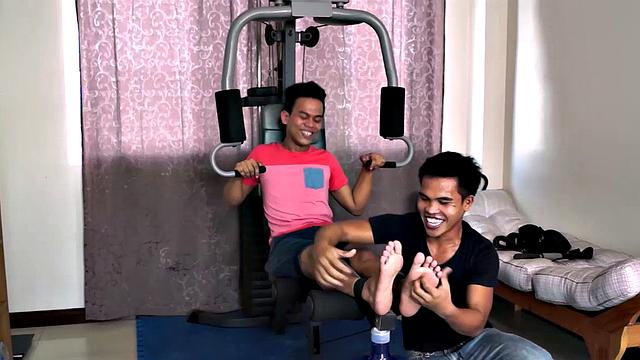 Poor Warren. His gym buddy is always tricking him into bondage to tickle his feet. And today is no different.