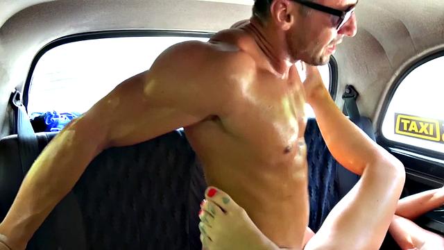 Blonde Czech cabbie sucks off passenger before sex