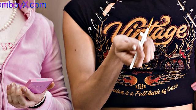 стройные фембои в белье трахаются с качками и получают кончу на лицо