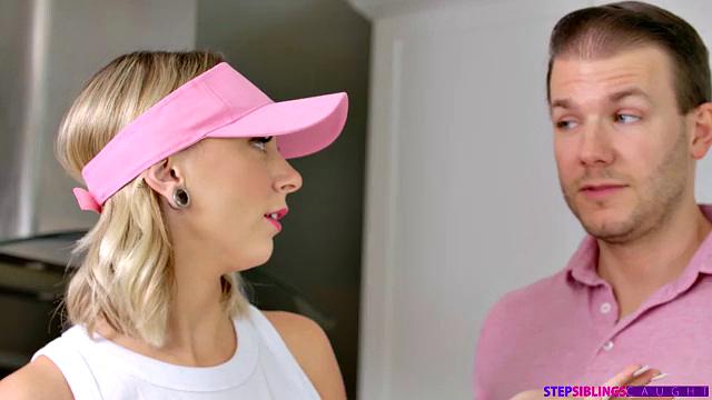 смотри как chloe temple скачет на своем сводном брате в pov