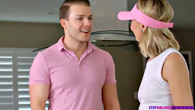 Step Bro Gets A Hole In - S16:E2