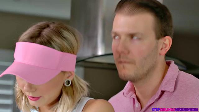 Step Bro Gets A Hole In - S16:E2