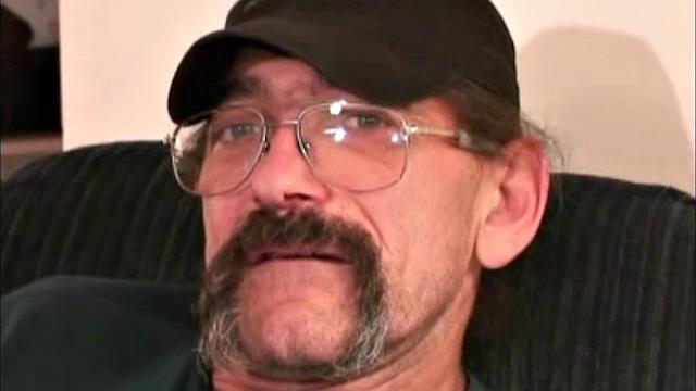 Херман подрочил зрелой даме и бурно кончил на второй встрече