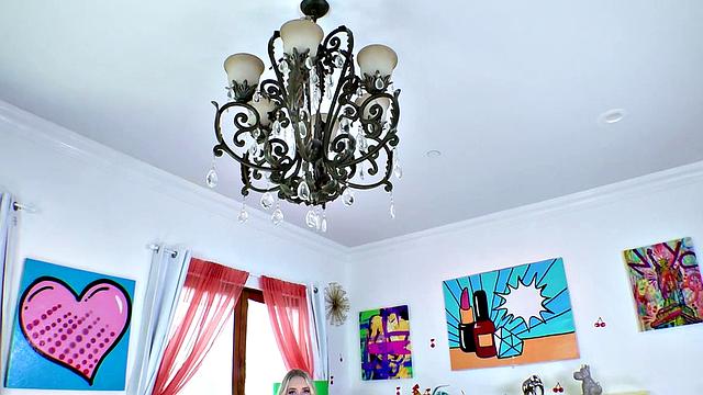 Hot Anal Desires with Marilyn