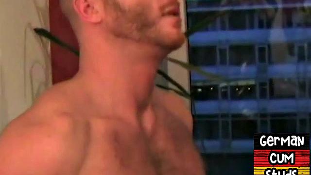 Real muscled German DILF bottom in homemade anal