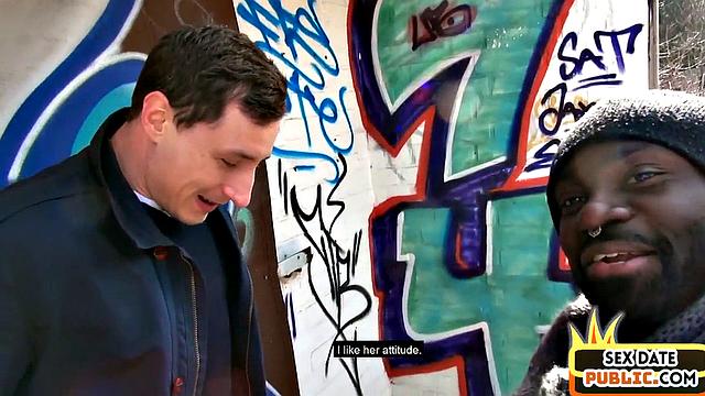 Public amateur babe with glasses fucked in outdoor 3some