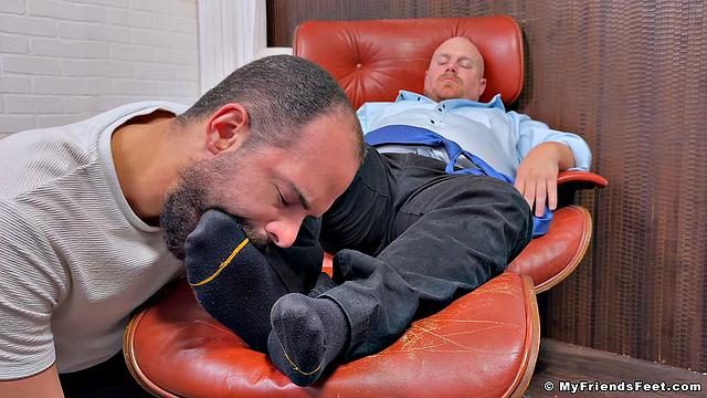Boss Cub's Feet Get Worshiped - Cub