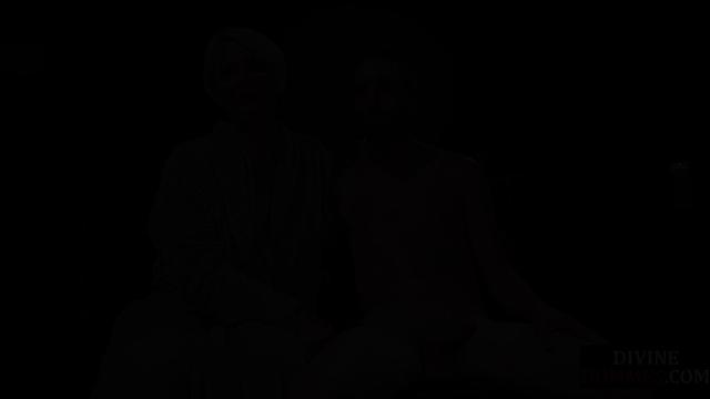 Strapon femme cougar butt-fucking loser