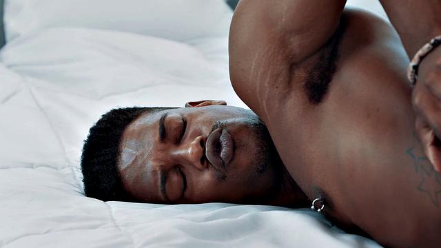 Gay tattooed hunk rims and bangs ebony BF on the bed