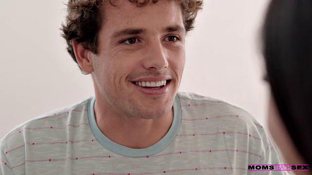 Hosed By Mom - S11:E2