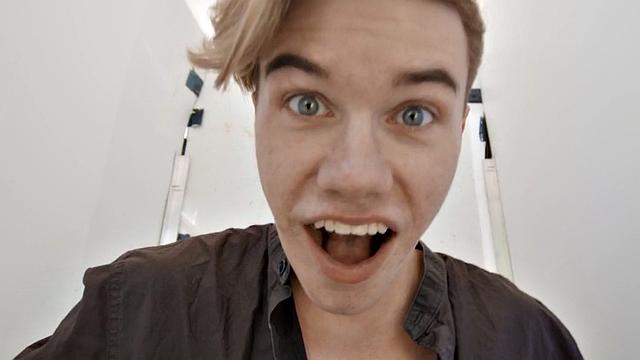 Ковбои устраивают дикий запад: вместо лошадей - глотка и попа