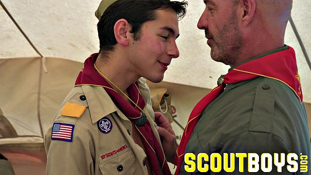 SCOUT DAMIEN - Oversleeping