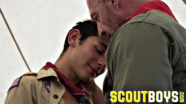 SCOUT DAMIEN - Oversleeping