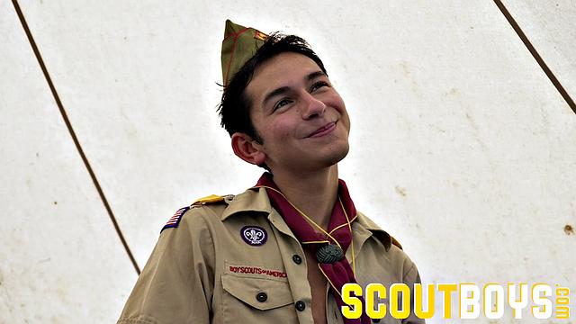 SCOUT DAMIEN - Oversleeping