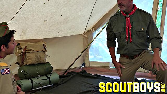 SCOUT DAMIEN - Oversleeping