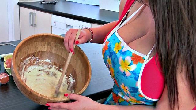 Hottie Homemaker