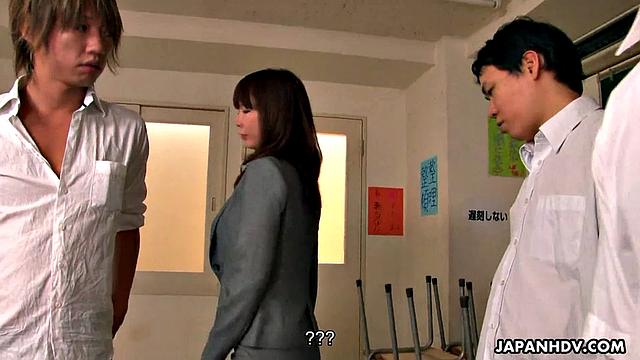 Japanese MILF wants to teach her boys