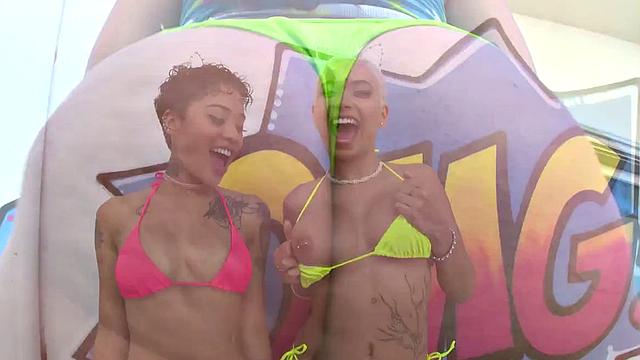 Wet Mouth Wonderland With Jade And Sky