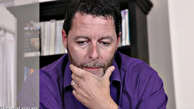 блондинка соблазняет папу подруги на домашней вебке