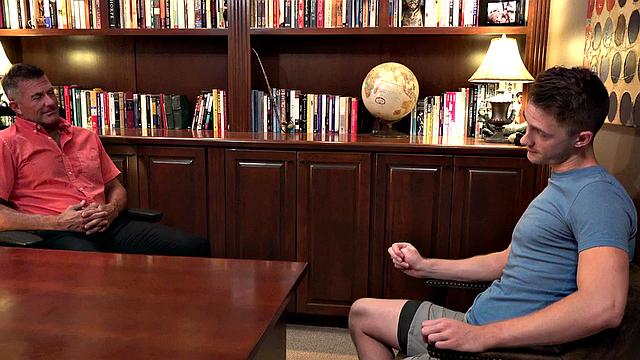 Office daddy barebacked by twunk after cocksucking