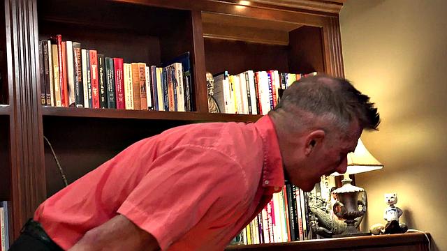 Office daddy barebacked by twunk after cocksucking