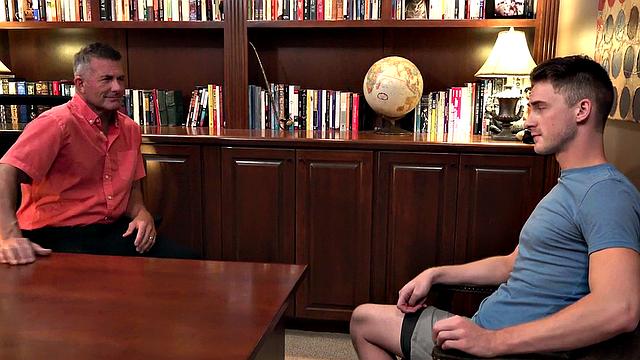 Office daddy barebacked by twunk after cocksucking