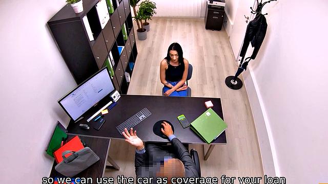 Настойчивый кредитор жёстко отрабатывает долг с брюнеткой в офисе