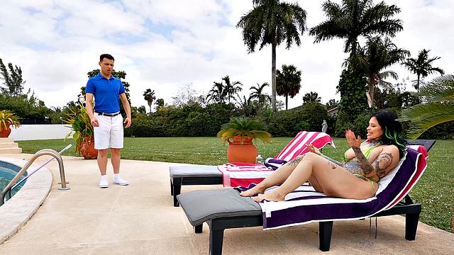 Big inked babe cockriding her lover