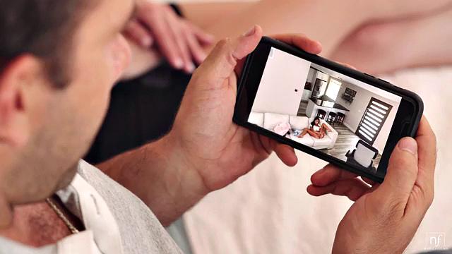 You Me And The Sitter - S40:E2