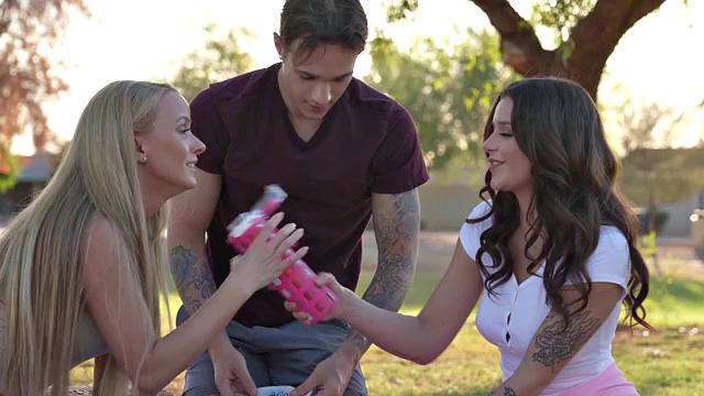 You Can Boss Me Around - S1:E2