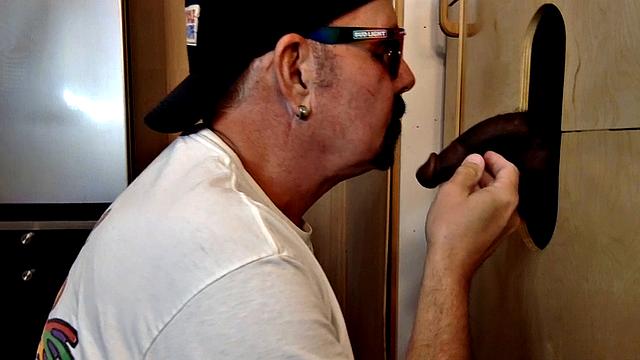 Top Daddy Wants My Glory Hole