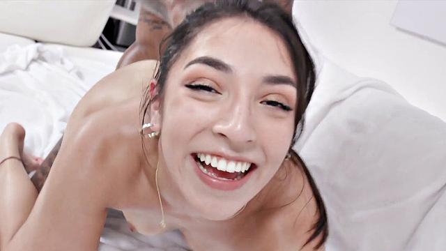 She's Pretty Easy Cummer