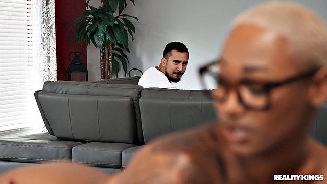 Messing Around Behind My Boyfriend's Back