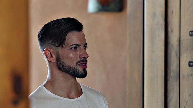 Casey Everett Hooks Up with Thick Dick Muscle Hunk Derek Kage, But Has Other Motives...