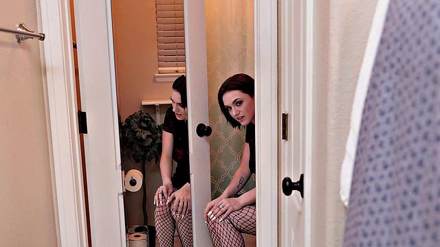 gracie gates сосет и принимает в жопу от donny