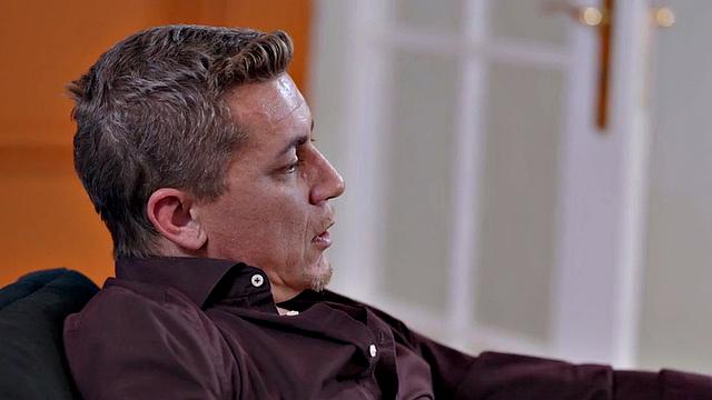 Teasing big-booty MILF in stockings pounded by her lover