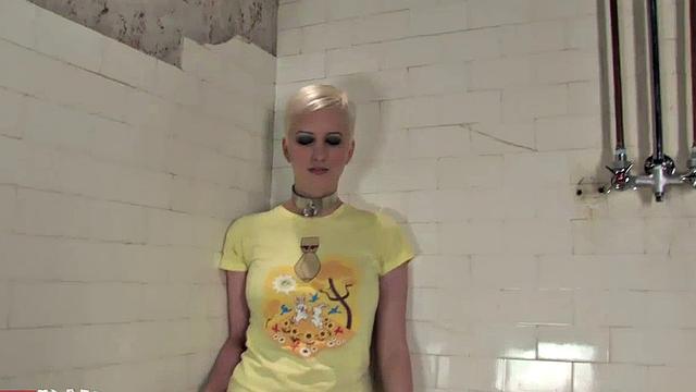 Cherrz Torn Drinks Pee, Golden Shower Drinker Sucks Dick