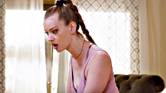 ALL GIRL MASSAGE - Rookie Masseuse Practices New Techniques During Naked Massage With Friend