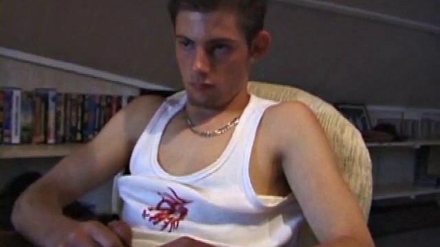 Skater boy Vince O'Neil rolls in after a long day on the board. He hoped to pick up some chicks at the skate park, but comes back empty handed. So he puts his hand to work, and with a little help from his friend, he pumps out the cum load.