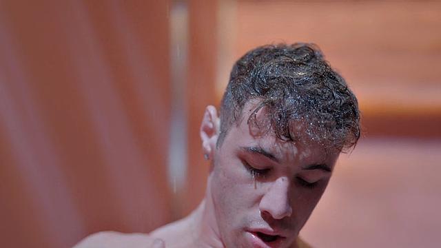 Muscled eager jock 3way pounding after stroking