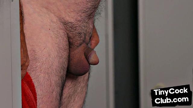 SPH cheerleader compares small dick