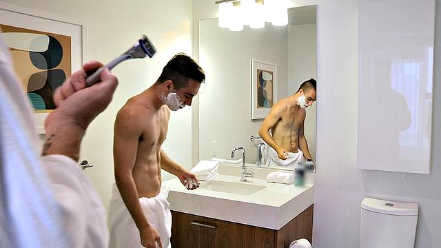 Stepdad's Boyfriend Chapter 2: A Closer Shave