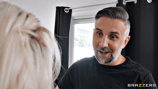 MILF Gets Railed By Mover